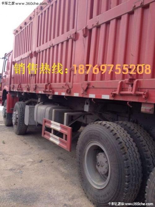 国产自卸车侧翻视频播放,惊险瞬间！国产自卸车侧翻事故现场视频曝光