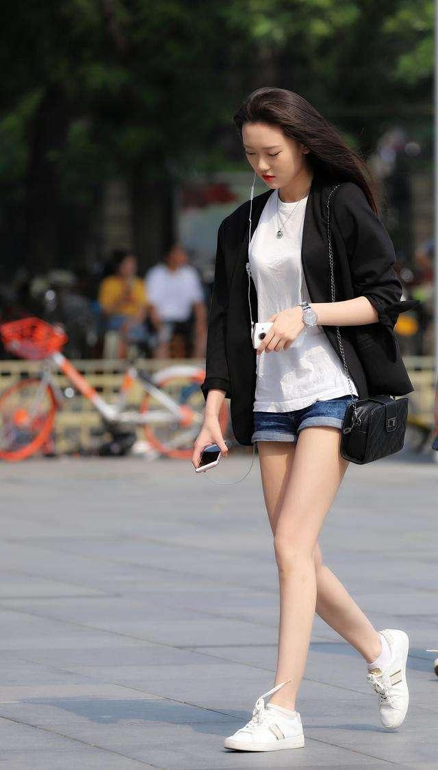 国产街拍福利在线视频,街头时尚盛宴，尽享视觉盛宴